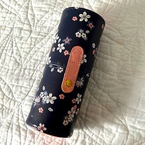 make up brush travel case